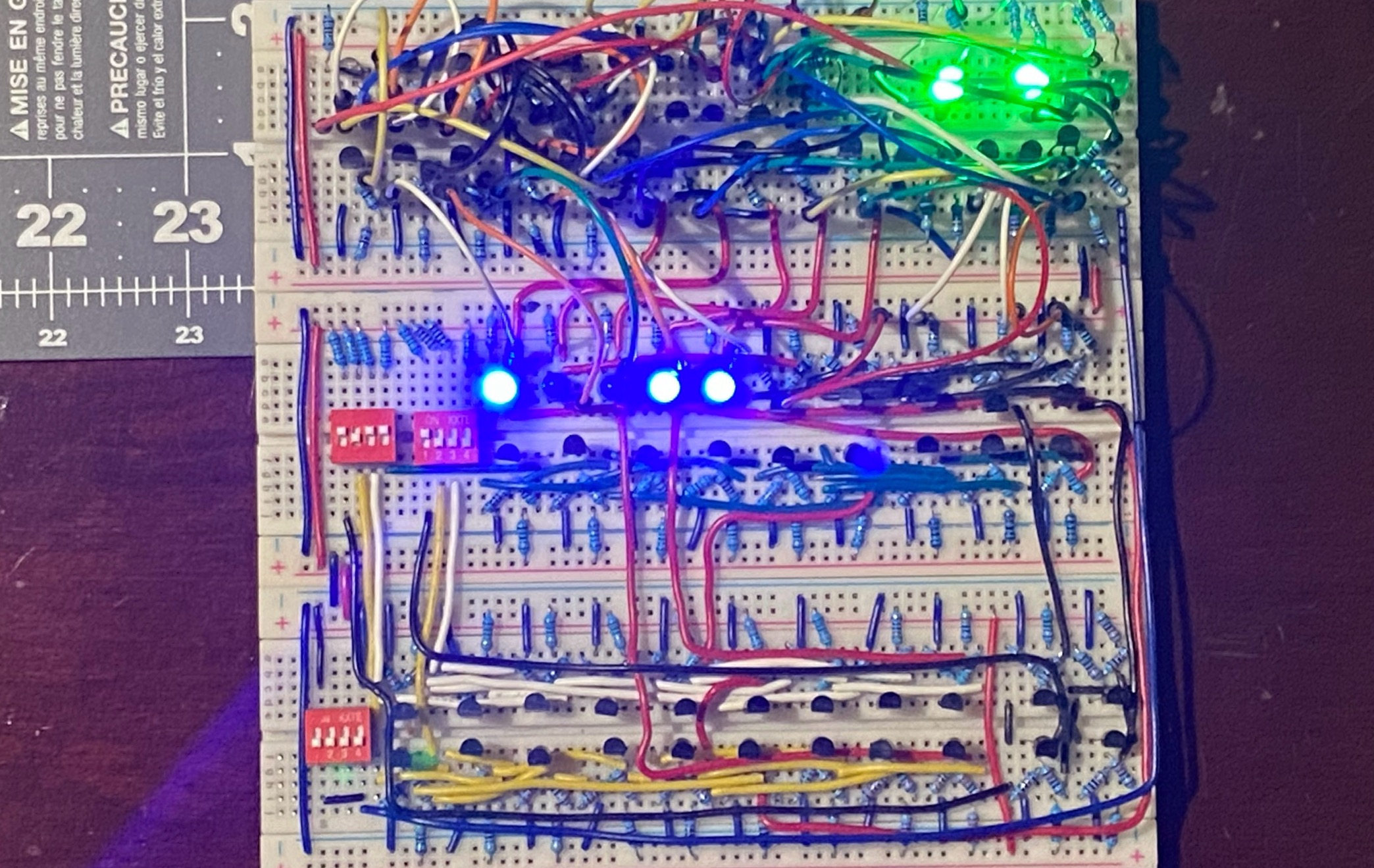 Transistor ALU + Register